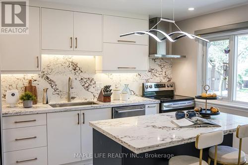 83 Flaming Rose Way, Toronto, ON - Indoor Photo Showing Kitchen With Upgraded Kitchen