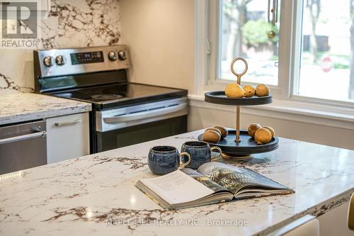 83 Flaming Rose Way, Toronto, ON - Indoor Photo Showing Kitchen With Upgraded Kitchen