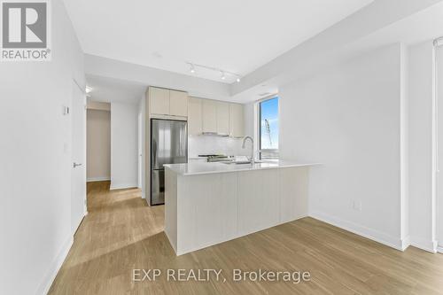 2301 - 4130 Parkside Village Drive, Mississauga, ON - Indoor Photo Showing Kitchen