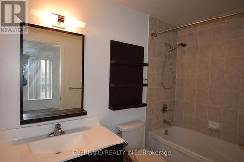 315 - 275 Yorkland Road, Toronto, ON - Indoor Photo Showing Bathroom