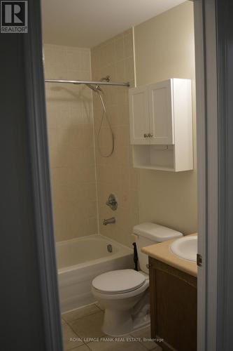 6 - 2780 Eglinton Avenue E, Toronto (Eglinton East), ON - Indoor Photo Showing Bathroom