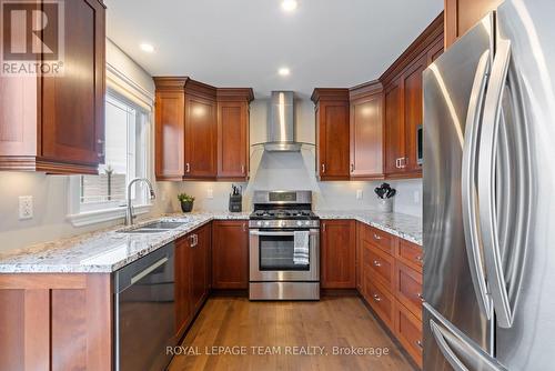 33 Christie Lane, North Dundas, ON - Indoor Photo Showing Kitchen With Upgraded Kitchen