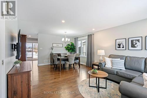 33 Christie Lane, North Dundas, ON - Indoor Photo Showing Living Room