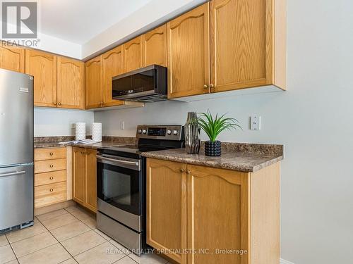 4 Longueuil Place, Whitby, ON - Indoor Photo Showing Kitchen With Stainless Steel Kitchen