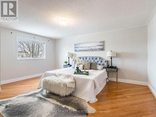 4 Longueuil Place, Whitby, ON - Indoor Photo Showing Bedroom