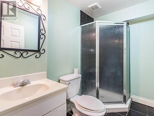 4 Longueuil Place, Whitby, ON - Indoor Photo Showing Bathroom