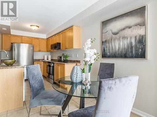 4 Longueuil Place, Whitby, ON - Indoor Photo Showing Kitchen