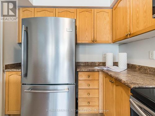 4 Longueuil Place, Whitby, ON - Indoor Photo Showing Kitchen With Stainless Steel Kitchen