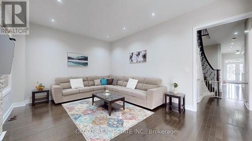 218 Bonnieglen Farm Boulevard, Caledon, ON - Indoor Photo Showing Living Room