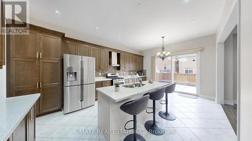 218 Bonnieglen Farm Boulevard, Caledon, ON - Indoor Photo Showing Kitchen With Upgraded Kitchen