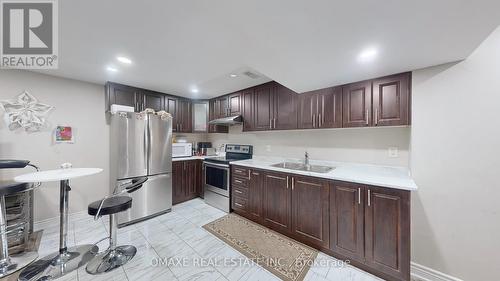 218 Bonnieglen Farm Boulevard, Caledon, ON - Indoor Photo Showing Kitchen With Stainless Steel Kitchen With Double Sink