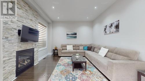 218 Bonnieglen Farm Boulevard, Caledon, ON - Indoor Photo Showing Living Room With Fireplace