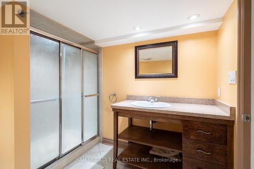 11 Brant Avenue, Mississauga, ON - Indoor Photo Showing Bathroom