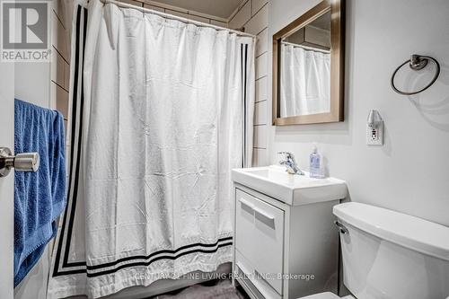 3048 Dundas Street W, Toronto, ON - Indoor Photo Showing Bathroom