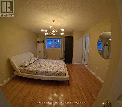 4490 Victory Court, Burlington, ON - Indoor Photo Showing Bedroom