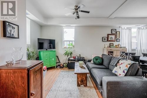 3048 Dundas Street W, Toronto, ON - Indoor Photo Showing Living Room