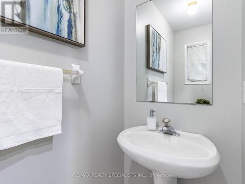 109 Woodhaven Drive, Brampton, ON - Indoor Photo Showing Bathroom