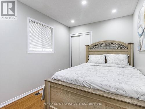 109 Woodhaven Drive, Brampton, ON - Indoor Photo Showing Bedroom