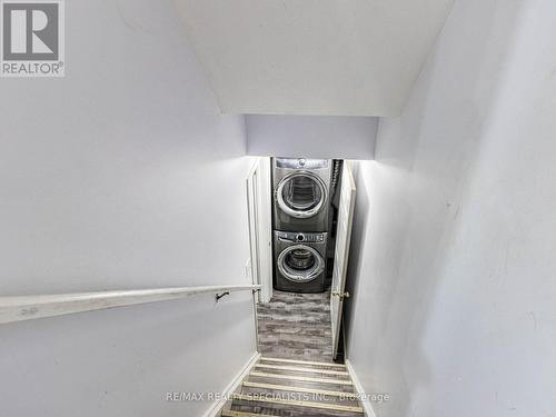 109 Woodhaven Drive, Brampton, ON - Indoor Photo Showing Laundry Room