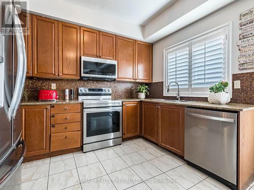 11 Stillman Drive, Brampton, ON - Indoor Photo Showing Kitchen With Stainless Steel Kitchen