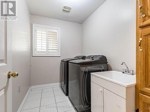 11 Stillman Drive, Brampton, ON - Indoor Photo Showing Laundry Room