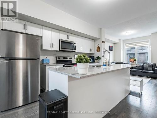 5 Folcroft Street, Brampton, ON - Indoor Photo Showing Kitchen With Stainless Steel Kitchen