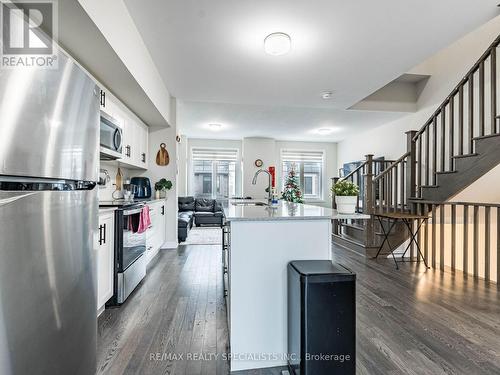 5 Folcroft Street, Brampton, ON - Indoor Photo Showing Kitchen