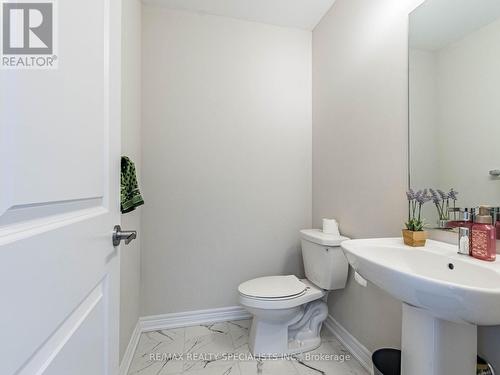 5 Folcroft Street, Brampton, ON - Indoor Photo Showing Bathroom