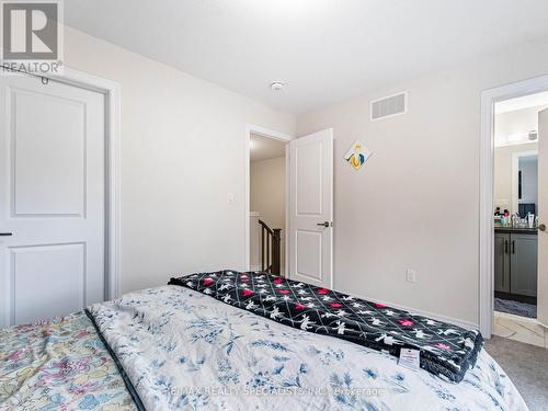 5 Folcroft Street, Brampton, ON - Indoor Photo Showing Bedroom