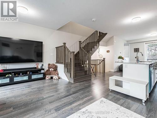 5 Folcroft Street, Brampton, ON - Indoor Photo Showing Living Room