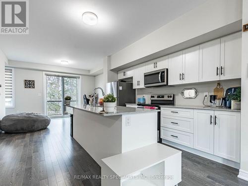 5 Folcroft Street, Brampton, ON - Indoor Photo Showing Kitchen