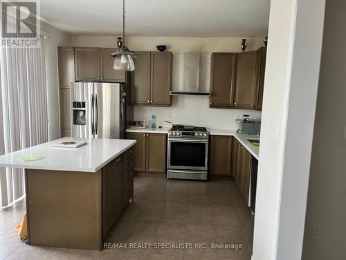 25 Mercedes Road N, Brampton, ON - Indoor Photo Showing Kitchen With Upgraded Kitchen