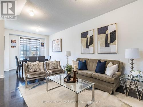 119 Fruitvale Circle, Brampton, ON - Indoor Photo Showing Living Room