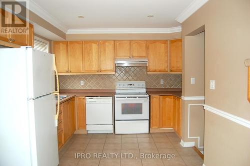 21 Rowland Street, Brampton, ON - Indoor Photo Showing Kitchen