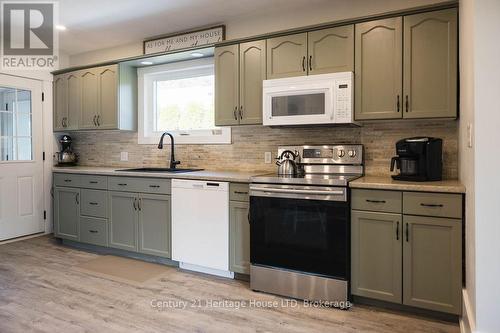 241 First Avenue, Welland (767 - N. Welland), ON - Indoor Photo Showing Kitchen