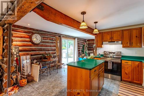 2978 Shawnee Trail, Fort Erie (335 - Ridgeway), ON - Indoor Photo Showing Kitchen