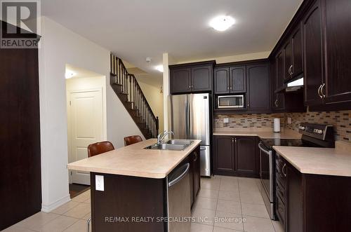 14 Pennycross Crescent, Brampton, ON - Indoor Photo Showing Kitchen With Double Sink With Upgraded Kitchen