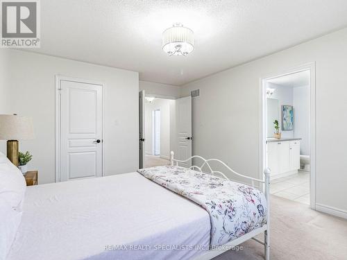 90 Begonia Crescent, Brampton, ON - Indoor Photo Showing Bedroom