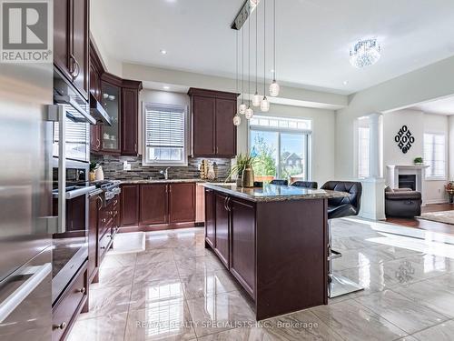 18 Yarmouth Street, Brampton, ON - Indoor Photo Showing Kitchen With Stainless Steel Kitchen With Upgraded Kitchen