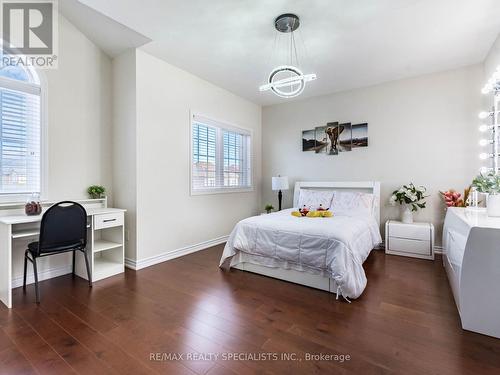 18 Yarmouth Street, Brampton, ON - Indoor Photo Showing Bedroom