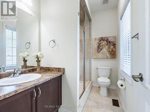 18 Yarmouth Street, Brampton, ON - Indoor Photo Showing Bathroom