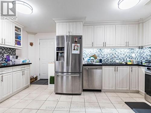 18 Yarmouth Street, Brampton, ON - Indoor Photo Showing Kitchen With Stainless Steel Kitchen