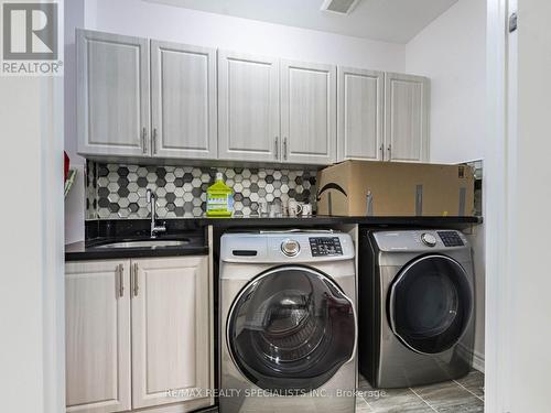 18 Yarmouth Street, Brampton, ON - Indoor Photo Showing Laundry Room