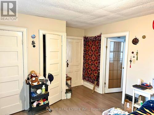 6366 Barker Street, Niagara Falls, ON - Indoor