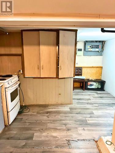 6366 Barker Street, Niagara Falls, ON - Indoor Photo Showing Kitchen