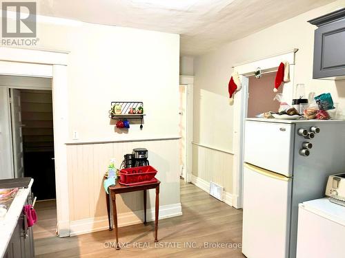 6366 Barker Street, Niagara Falls, ON - Indoor Photo Showing Laundry Room