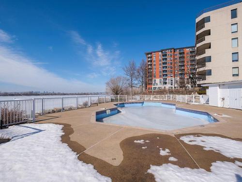 Piscine - 2B-8480 Rue St-Charles, Brossard, QC - Outdoor With In Ground Pool