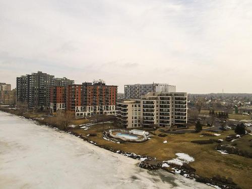 Vue sur l'eau - 2B-8480 Rue St-Charles, Brossard, QC - Outdoor With View