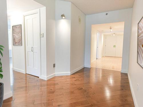 Hall d'entrÃ©e - 2B-8480 Rue St-Charles, Brossard, QC - Indoor Photo Showing Other Room