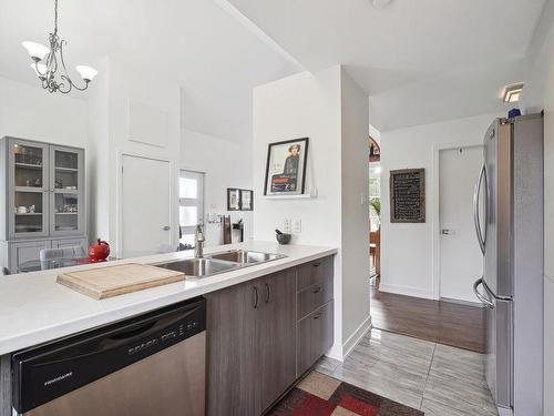 Kitchen - 1077 Rue Claude-Grégoire, Sainte-Adèle, QC - Indoor Photo Showing Kitchen With Double Sink